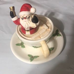 Santa in Tea Cup/Musical
